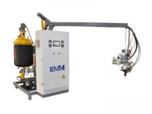 Máquina de fabricación de cornisa rígida de poliuretano de baja presión.